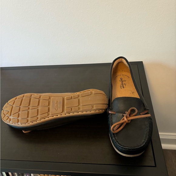 Clark’s Ultimate Comfort Collection Leather Loafers, women’s size 8 - Picture 6 of 7